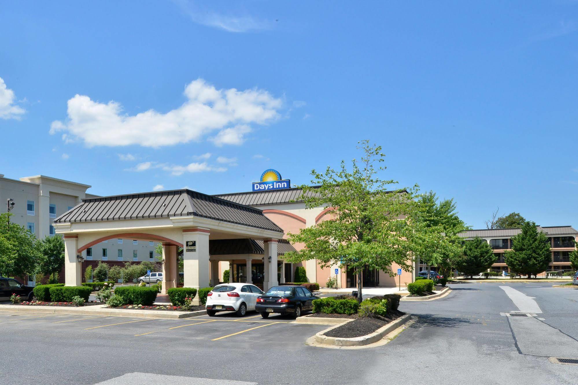 Days Inn By Wyndham Newark Wilmington Exteriér fotografie