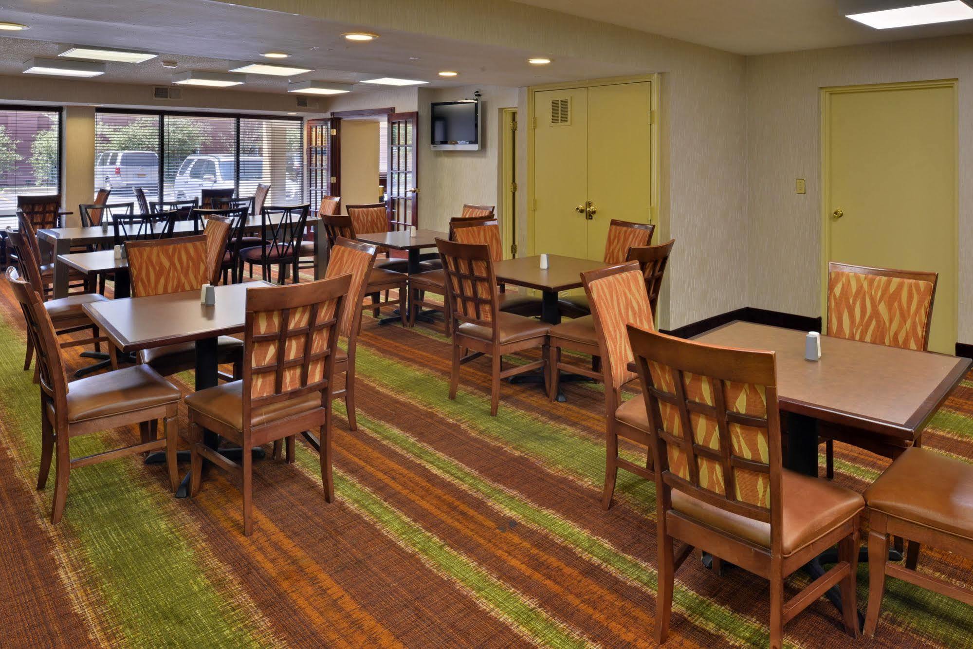 Days Inn By Wyndham Newark Wilmington Exteriér fotografie