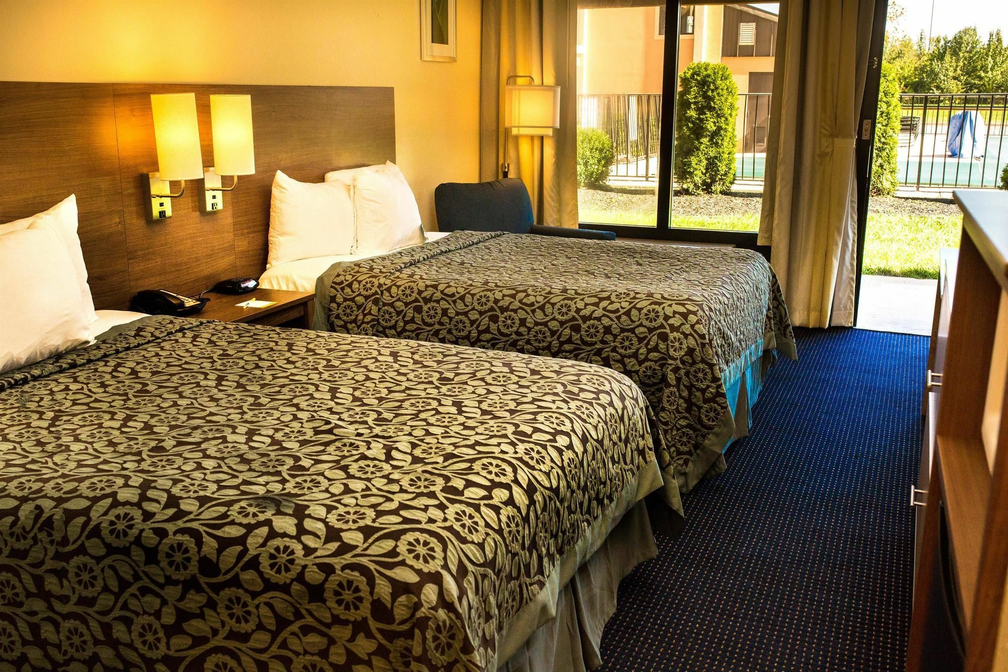 Days Inn By Wyndham Newark Wilmington Exteriér fotografie