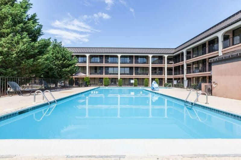 Days Inn By Wyndham Newark Wilmington Exteriér fotografie